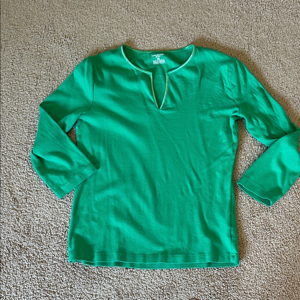 Vibrant Green Split-Neck 3/4 Sleeve Top